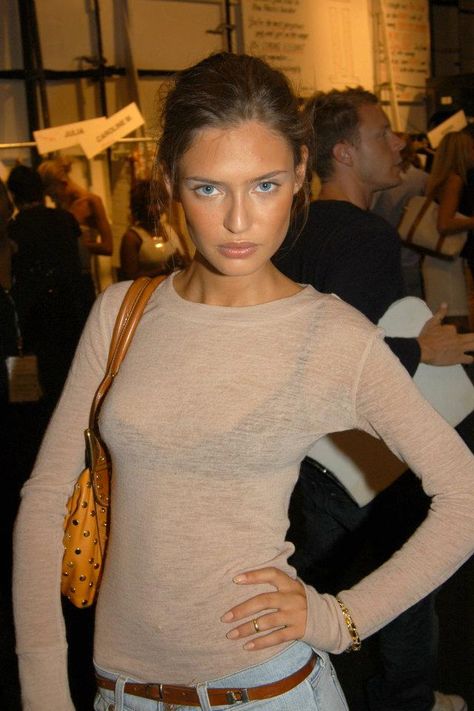 #BiancaBalti Model Night Out Outfits, Bianca Balti 2000s, Bianca Balti, Mode Editorials, Skandinavian Fashion, Neue Outfits, Stockholm Fashion, Models Off Duty, New Energy