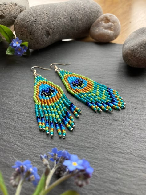 Feather Seed Bead Earrings Diy, Peacock Fringe Earrings, Green Peafowl, Feather Seed Bead Earrings, Peacock Feather Brick Stitch, Peacock Feather Beaded Earrings, Miyuki Pattern, Peacock-colored Bohemian Earrings For Gift, Fringe Beaded Earrings