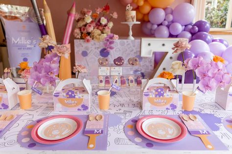 Lets get Arty Party | CatchMyParty.com Crafts Birthday Party, Aaliyah Birthday, Kids Craft Tables, Artist Party, Frozen 3, Pink And Gold Birthday Party, Something White, Rapunzel Birthday, Crafts Birthday