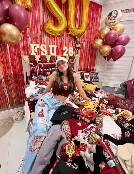 Fsu Bed Party, Fsu Party, College Acceptance Bed, 2enior Ye4r, College Announcements, College Bed, College Decision, College Vibes, Senior Year Fun