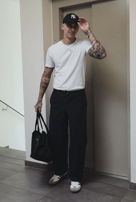 90s Male Fashion Hip Hop, Minimalist Fashion Men Summer, White Pants Outfit Men, Minimalist Fashion Men, Classy Outfits Men, Mens Casual Outfits Summer, Mens Trendy Outfits, Street Style Outfits Men, Mens Casual Dress Outfits