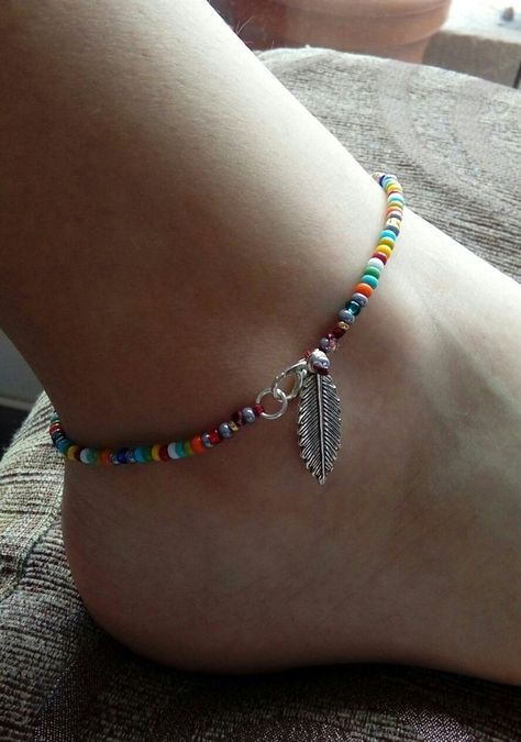 Beaded Ankle Bracelets Ideas, Handmade Anklets Ideas, How To Make Anklets With Beads, Cute Anklets Diy, Bead Anklet Ideas, Anklet Designs Beads, Beads Anklets Ideas, Beaded Anklets Diy, Diy Ankle Bracelets