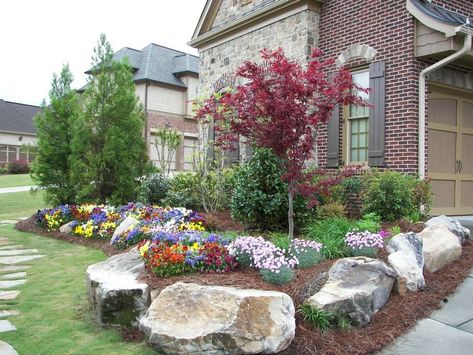 10 Jaw-Dropping Georgia Landscaping Ideas to Inspire You (Pictures) Georgia Landscape Ideas, Easement Landscaping Ideas, Georgia Landscape, Types Of Shrubs, Eastern Redbud, Landscaping Trees, Small Fountains, Low Maintenance Landscaping, Lawn Maintenance