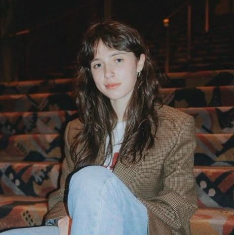 Claire Cottrill Icons, Clairo Hairstyle, Clairo Haircut, Clairo Pfp, Clairo Hair, Clairo Icons, Claire Cottrill, Lq Pfp, Bangs Ponytail