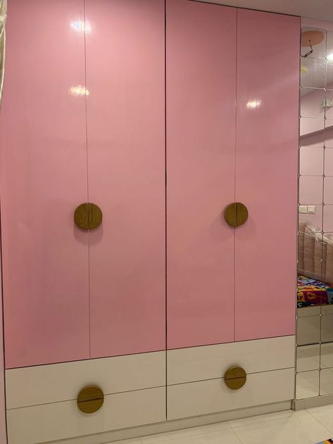 Glossy Wardrobe with Customised Handles Pink Wardrobe Bedroom, Pink Wardrobe, Wardrobe Bedroom, Ceiling Design Living Room, Mirror Design, House Furniture Design, Bedroom Furniture Design, Wardrobe Doors, Pink Bedroom