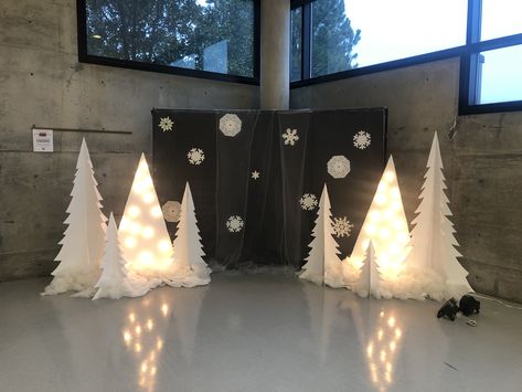 Winter Stage Decorations, Stage Set Design Christmas, Winter Wonderland Staff Party, Winter Wonderland Parade Float Ideas, Christmas Play Decorations Stage Design, Christmas Concert Decorations Stage, White Christmas Stage Design, Christmas Concert Stage Design, Staff Christmas Party Ideas