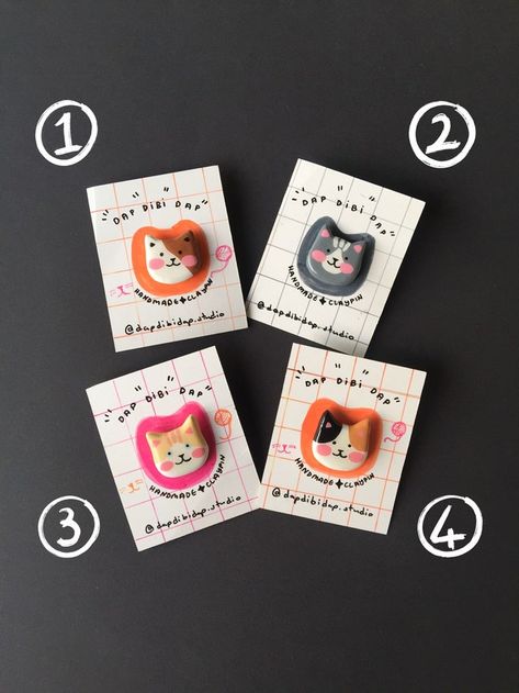 Clay Brooch Ideas, Air Dry Clay Brooch, Air Dry Clay Cats, Anime Clay Pins, Clay Brooch Diy, Clay Pins Aesthetic, Cool Clay Art, Clay Pin Ideas, Cute Clay Pins