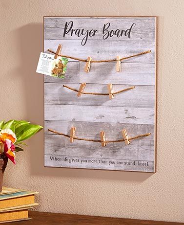 Prayer Board Ideas, Picture Displays, Prayer Room Ideas, Prayer Closet, Prayer Corner, Prayer Wall, Youth Room, Prayer Box, Board Art