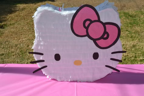 Hello Kitty piñata Kitty Pinata, Hello Kitty Pinata, Hello Kitty Birthday Theme, Hello Kitty Theme Party, Hello Kitty Birthday Cake, Images Hello Kitty, Piñata Ideas, Hello Kitty Birthday Party, Hello Kitty Themes