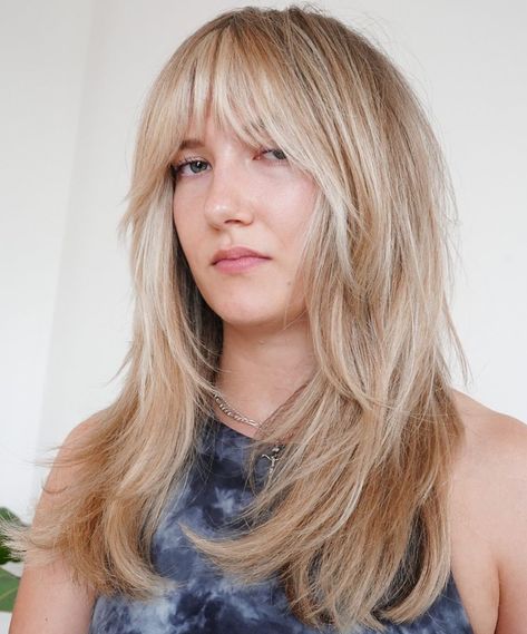 50 Most Trendy and Flattering Bangs for Round Faces in 2022 - Hadviser Medium Shag, Medium Shag Haircuts, Textured Bangs, Bangs For Round Face, Face Framing Bangs, Shaggy Haircuts, Shag Haircuts, Curly Bangs, Bangs With Medium Hair