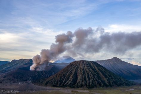 Wallpaper : sky, highland, volcanic landform, types of volcanic eruptions, cloud, stratovolcano, shield volcano, extinct volcano, geological phenomenon, fell, mount scenery, cumulus, lava dome, plateau, mountain range, meteorological phenomenon, hill, landscape 5386x3591 - - 922184 - HD Wallpapers - WallHere Extinct Volcano, Lava Dome, Shield Volcano, Hill Landscape, Landform, Wallpaper Sky, Mountain Range, Volcano, Mount Rainier