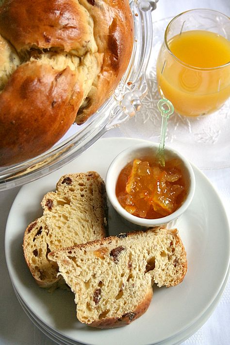 Orange Raisin Brunch Bread Babka Cake, Portuguese Sweet Bread, Amish Friendship Bread, Friendship Bread, Brunch Bread, Raisin Bread, Yeast Bread, Sweet Bread, Pizza Bread