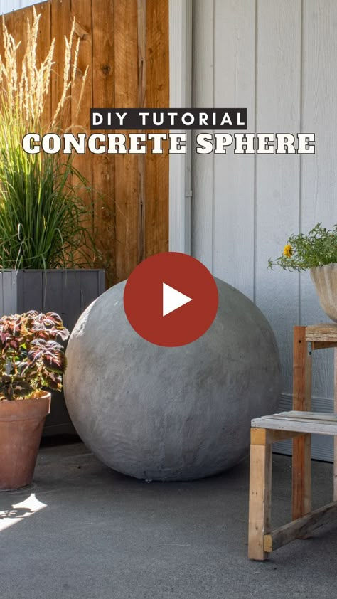 outdoor spheres Concrete Diy Garden, Texture Designs, Garden Spheres, Decoration Beton, Diy Concrete Planters, Cement Garden, Garden Balls, Modern Backyard Landscaping, Concrete Diy Projects