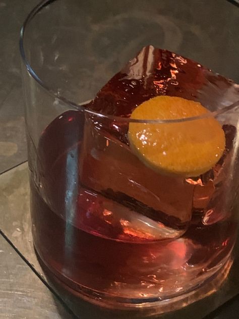 Red Cocktail Aesthetic, Negroni Cocktail Aesthetic, Cocktail Aesthetic Party, Negroni Aesthetic, Bj Ballentine, Cocktails Aesthetic, Sazerac Cocktail, Cocktail Aesthetic, Negroni Recipe