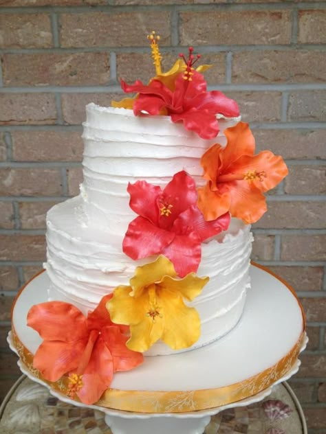 Hawaiian Cakes, Hibiscus Cake, Chic Cake, Hawaiian Cake, Luau Birthday Party, Hawaiian Birthday, Hawaii Party, Salty Cake, Luau Birthday