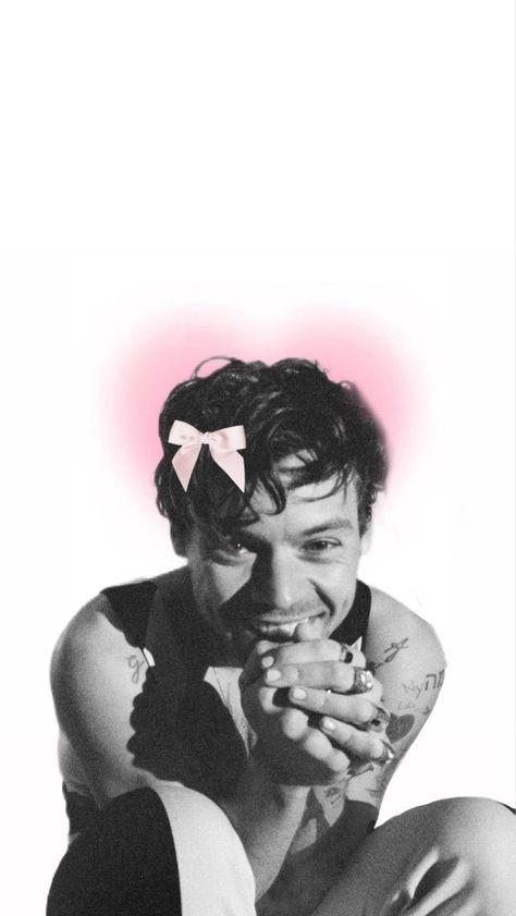 Harry Styles Coquette, Coquette Pink Wallpaper, Harry Styles Wallpaper Iphone, Pink Wallpaper Aesthetic, Harry Styles Lockscreen, Harry Styles Poster, Harry Styles Aesthetic, Harry Styles Cute, Coquette Pink