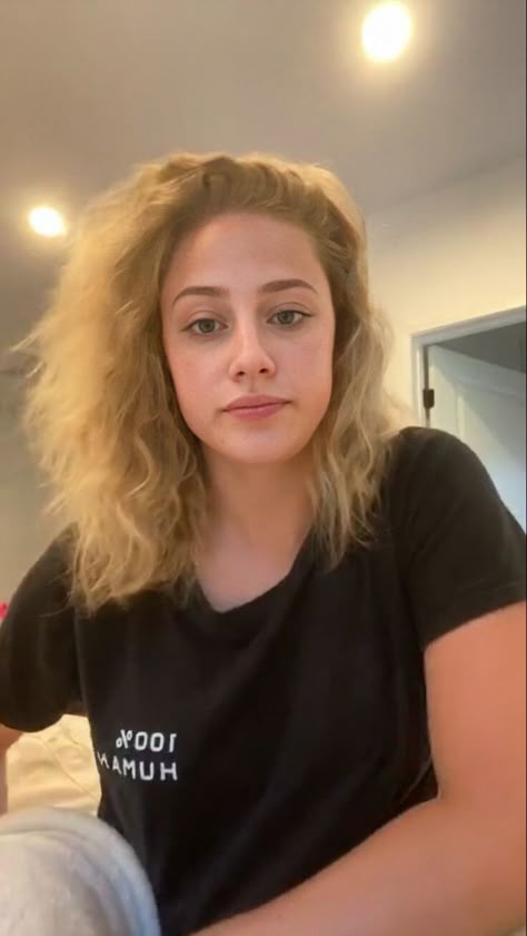 Lili Reinhart Riverdale, Jennifer Aniston Videos, Deni Denials, Usa Girl, Middle Aged Woman, Video Call With Boyfriend, Usa Girls, Bra Image, Scammer Pictures