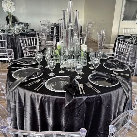 Black And Silver Tablescape, Black And Silver Table Setting, Clear Chiavari Chairs, Black Round Table, Event Decor Ideas, Beatles Party, Party Decorations Table, Black Wedding Decorations, Candelabra Centerpiece