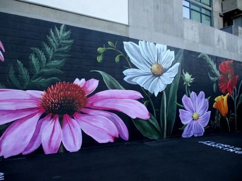 Wall Murals Painted Outdoor, Floral Mural Painting, Fence Ideas Garden, Outdoor Mural Ideas, Farmstand Ideas, Fence Murals, Flower Murals, Mural Garden, Garage Mural