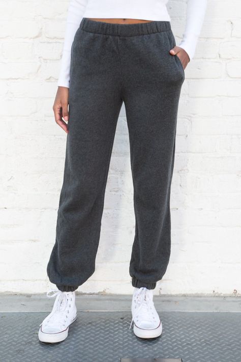 Brandy Melville Rosa Sweatpants, Rosa Sweatpants, Leggings Shorts, Xmas List, Black Sweatpants, Grey Sweatpants, Baltimore Md, Cute Everyday Outfits, Girls Fashion Clothes