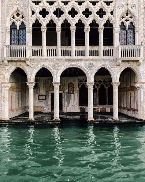 Venezia Venice Streets, Venice Museum, Gothic Italian, Museums In Italy, Venice Palazzo, The State, Classical Building, Gothic Buildings, Haunted Hotel