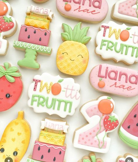 Twotti Fruity Party Food, Twotti Fruity Party, Twotti Fruitti, Twotti Fruity, Tutti Frutti Birthday Party, Fruity Cookies, Fruit Birthday Party, Pineapple Birthday, Fruity Cake