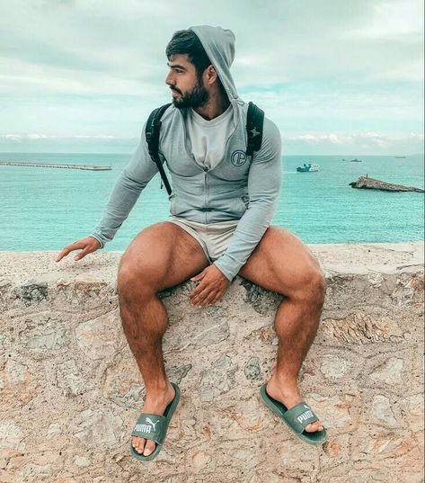 Big Thighs Outfit Men, Ibiza Old Town, Body Male, Fashion Models Men, Preppy Men, Big Legs, Mens Hair, Sandals Outfit, Instagram Outfits