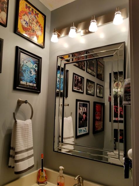 Rock & Roll bathroom decor Simple Black Bathroom Decor, Music Themed Bathroom Ideas, Rock N Roll Decor Interior Design, Rock N Roll House Decor, Mens Apartment Bathroom Ideas, Rockstar Bathroom Decor, Rock And Roll Bathroom Ideas, Grunge Bathroom Decor, Rock N Roll Bathroom Ideas