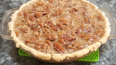 Praline Pie Recipe, Pie Baking Contest, Praline Pie, Candy Filling, Baking Contest, Pecan Pie Filling, Pecan Pralines, Candy Thermometer, Pecan Pie Recipe