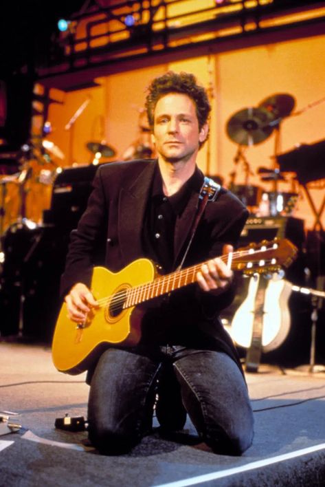 lindsey-buckingham Lindsey Buckingham 70s, Stevie Nicks Lindsey Buckingham, John Mcvie, Mick Fleetwood, Lindsey Buckingham, Stevie Nicks Fleetwood Mac, Steve Martin, Fleetwood Mac, Stevie Nicks