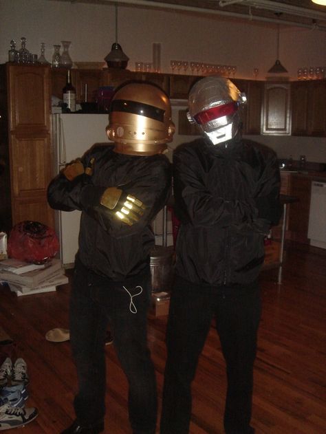 Daft Punk Daft Punk Costume, Daft Punk Halloween Costume, Dj Dance, Electronic Dance Music, Daft Punk, Dance Music, Night Life, Dj, Halloween Costumes