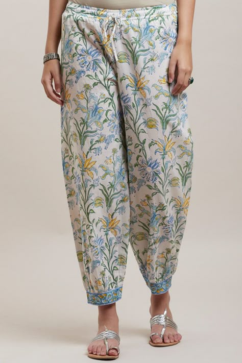 Trouser Pants Pattern, Women Trousers Design, Cotton Pants Women, Salwar Pants, Pant Design, Womens Pants Design, Salwar Pattern, Simple Kurta Designs, Salwar Designs