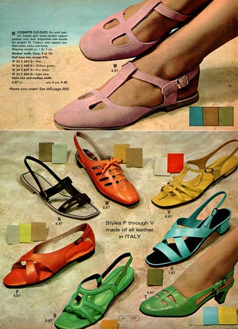 Vintage '60s flat shoes & fashionable low-heel footwear for women 60s Shoes, 1960s Shoes, 70s Shoes, 1960’s Fashion, Vintage Shoes Women, Vintage Pumps, Shoes Ads, 60s And 70s Fashion, Fashion 1960s