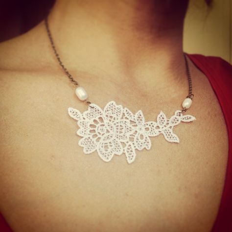 Beautiful and delicate lace necklace.. Handmade by me! :) Jewelry Embroidery, Lace Necklace, Fiber Jewelry, Craft Fair Ideas, Two Sisters, Jewellery Inspiration, Favorite Hobby, Vintage Diy, Creative Jewelry