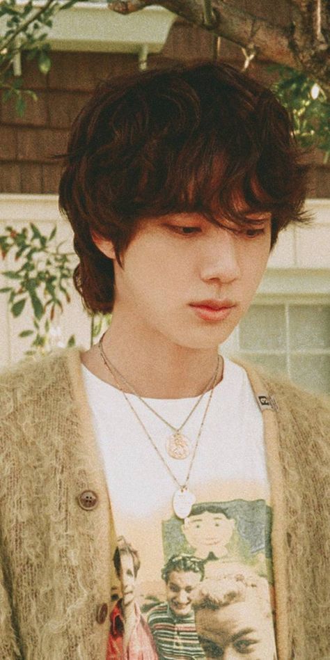 Bts Jin Wallpaper, Jin Pic, Jin Wallpaper, Kim Jin, Jin Bts, First Love Bts, Seokjin Bts, Perfect Boy, Aesthetic Guys