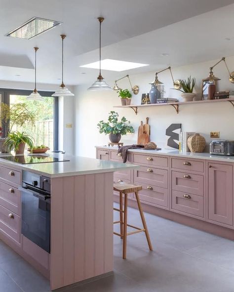 Kitchen Colours, Pastel Kitchen, Kitchen Colour Schemes, Pink Kitchen, Kitchen Color, Bespoke Kitchens, Kitchen Colors, Beautiful Kitchens, Kitchen Stuff