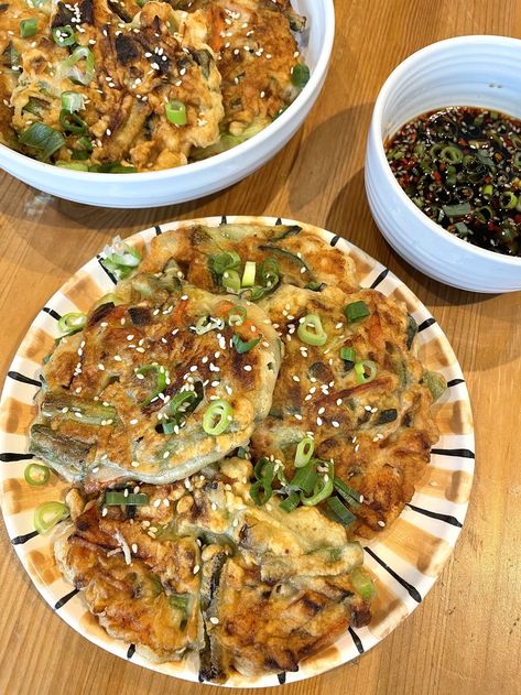 Korean Prawn and Spring Onion Pancake — katfewd Spring Onion Pancake, Korean Chili Flakes, Onion Pancake, Chopped Carrots, Asian Flavors, Pancake Batter, Spring Onion, 2 Eggs, Dipping Sauce