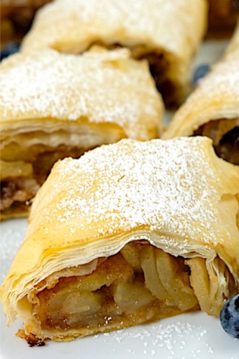 Philo Dough, Phyllo Dough Recipes, Phyllo Recipes, حلويات عربية, Strudel Recipes, Apple Strudel, Cooking Challenge, Caramel Apple Pie, Phyllo Dough