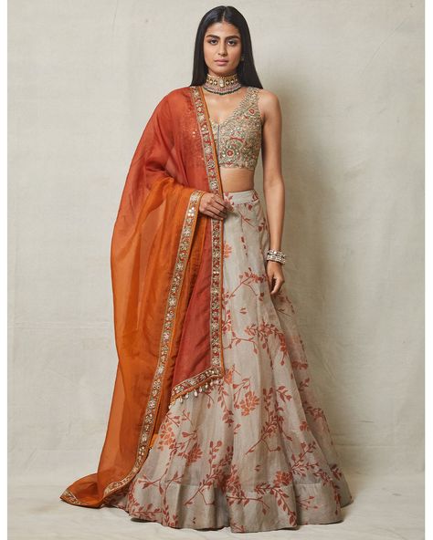 Orange Indian Outfit, Beautiful Lehengas, Arpita Mehta, Orange Lehenga, Print Lehenga, Organza Lehenga, Designer Lehengas, Indian Look, Beautiful Pakistani Dresses