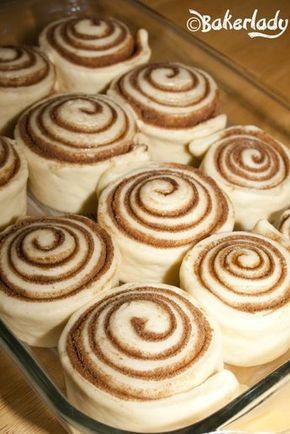 The World's Greatest Cinnamon Rolls - Bakerlady Cinnamon Roll Recipe Homemade, Pembuat Roti, Best Cinnamon Rolls, Sweet Dough, Breakfast Sweets, Cinnamon Rolls Homemade, Think Food, Cinnamon Rolls Recipe, Köstliche Desserts