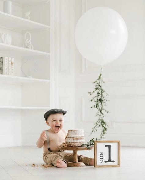 Smash Cake First Birthday, Boys First Birthday Cake, Baby Birthday Photoshoot, Baby's 1st Birthday, Boys First Birthday Party Ideas, 1st Birthday Pictures, Boys 1st Birthday Party Ideas, Baby Boy 1st Birthday Party, 1st Birthday Photoshoot