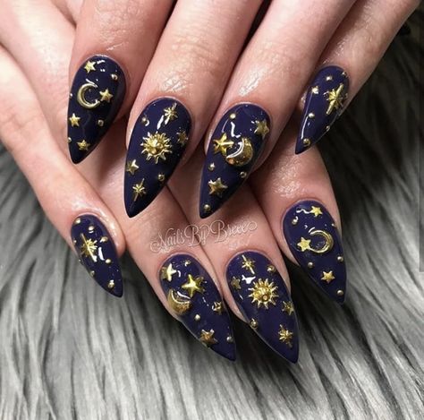 Star Nail Designs, Witch Nails, Witchy Nails, Pointy Nails, Spring Acrylic Nails, Moon Nails, Gothic Nails, Almond Acrylic Nails, Star Nails