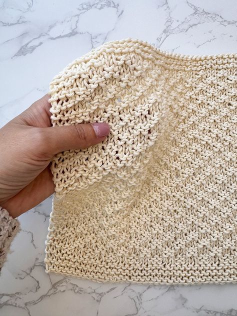 Double Moss Stitch Knitting, Moss Stitch Knit, Double Moss Stitch, Moss Stitch Pattern, Thanksgiving Crochet, Beginner Knitting, Knitting Basics, Double Vision, Beginner Knitting Projects