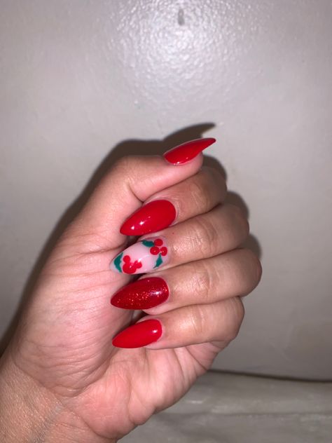 Simple Disney Christmas Nails, Disneyland Christmas Nails, Red Disney Nails, Disney Nails Christmas, Disney Holiday Nails, Disney Christmas Nails Design, Christmas Disney Nails, Mistletoe Nails, Disney November