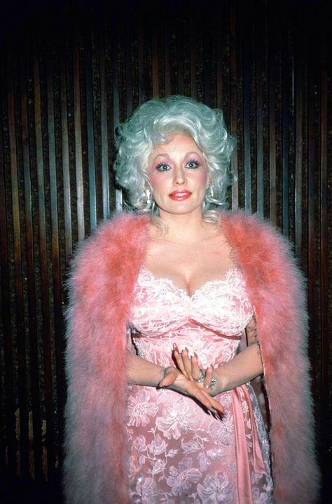 Dolly Parton Music, Dolly Parton Costume, In Dolly We Trust, Dolly Parton Pictures, 1980 Fashion, Pink Pony Club, Cowgirl Costume, Pony Club, Hello Dolly