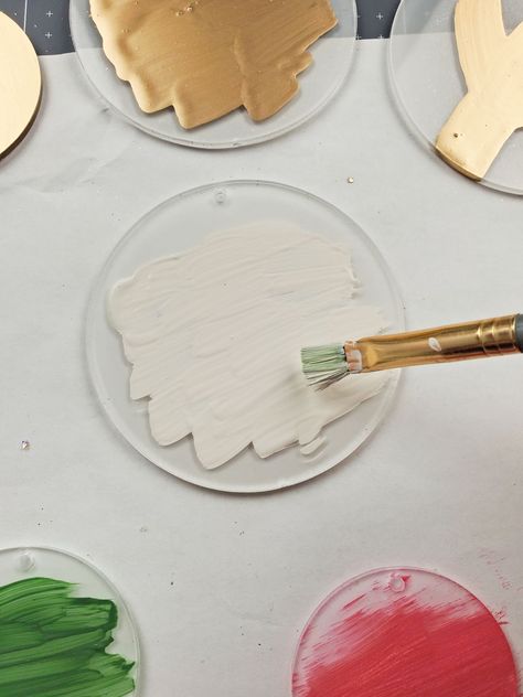 Cricut Ceramic Ornaments Diy, How To Paint On Acrylic Ornaments, Decorating Acrylic Ornaments, Acrylic Engraved Ornaments, Diy Acrylic Disc Christmas Ornaments, 3 Inch Acrylic Ornament, Acrylic Circles Ideas, Homemade Acrylic Ornaments, Acrylic Flat Ornaments