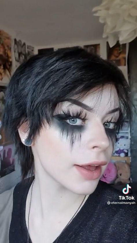 Slipknot Makeup Looks, Slipknot Makeup, Goth Eyeliner Looks, Male Goth Makeup, Florence Makeup, Slipknot Concert, Cool Eyeliner, Corpse Paint, Scene Makeup