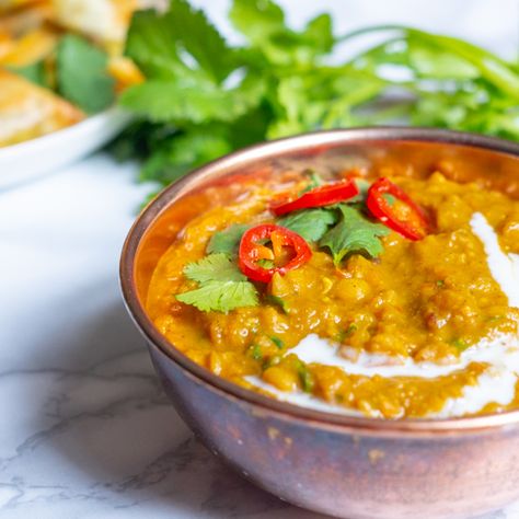 Dahl is een Indiase soep met linzen of spliterwten. Vandaag maak ik hem met gele spliterwten. Er gaan heel veel kruiden door, wat het een lekker stevig en kruidig gerecht maakt. Het heerlijke aan dahl is dat je alles in een pan gooit en het vervolgens rustig door laat koken. Helemaal niet ingewikkeld dus, zoals… Continue reading → Garam Masala, Naan, Ayurveda, Vegan Vegetarian, Slow Cooker, Good Food, Ethnic Recipes