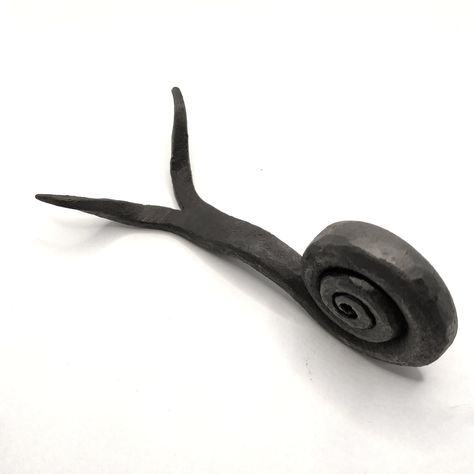 Hand forged snail. The given dimensions are indicative. Each forged item is unique. Every snail I will forge especially for you and may vary from each other and in size! Look video about forged snail in my YouTube channel here: https://youtu.be/Xmxu0-2i2YM Follow: https://www.youtube.com/@pipeblacksmith https://www.instagram.com/Pipeblacksmith Market Day Ideas, Wood Chair Diy, Hand Forged Jewelry, Iron Jewelry, Blacksmith Projects, Forging Metal, Hand Forged Iron, Iron Work, Metal Projects