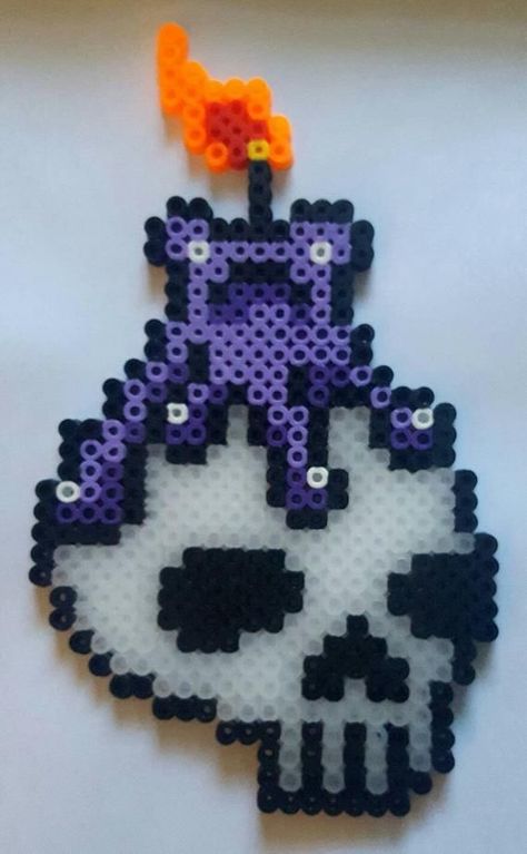 Bead Keychain Patterns, Perler Halloween, Bead Knitting, Keychain Patterns, Melt Beads Patterns, Modele Pixel Art, Hamma Beads Ideas, Easy Perler Bead Patterns, Candle Decoration